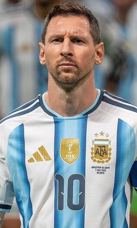 Lionel Messi wearing the Argentina national team jersey